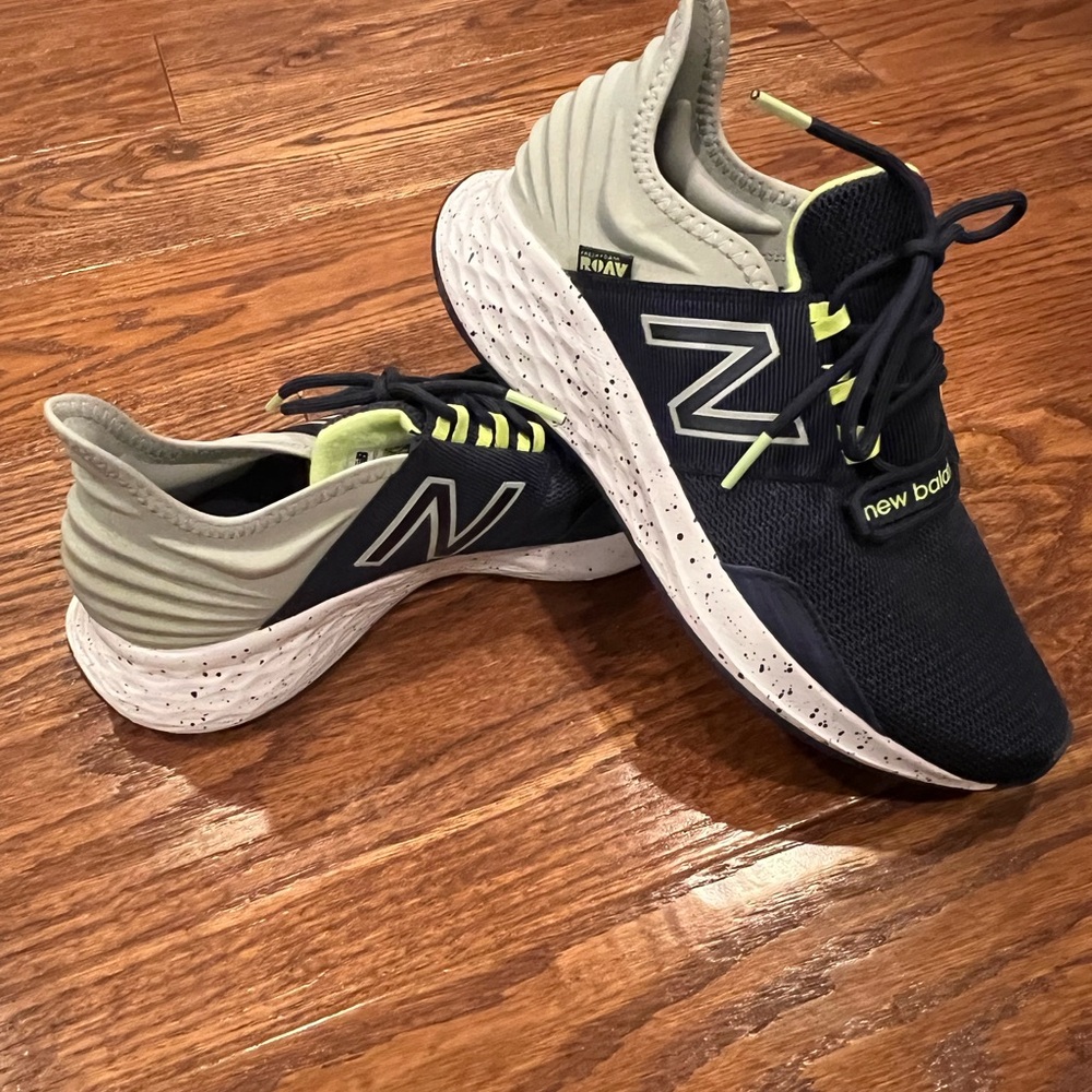 New Balance Women’s navy blue and Gray Running Shoes